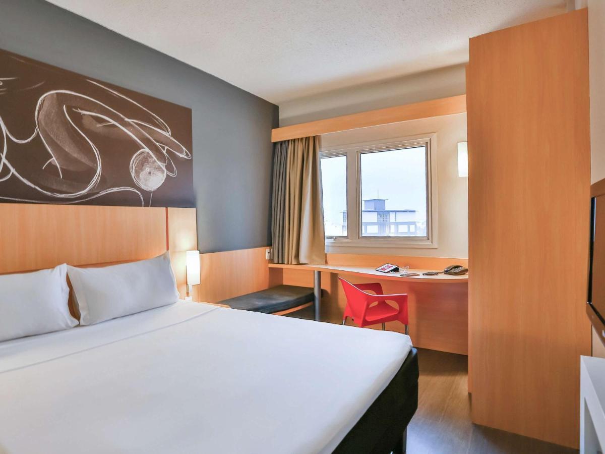 Ibis Goiania Hotel Bagian luar foto