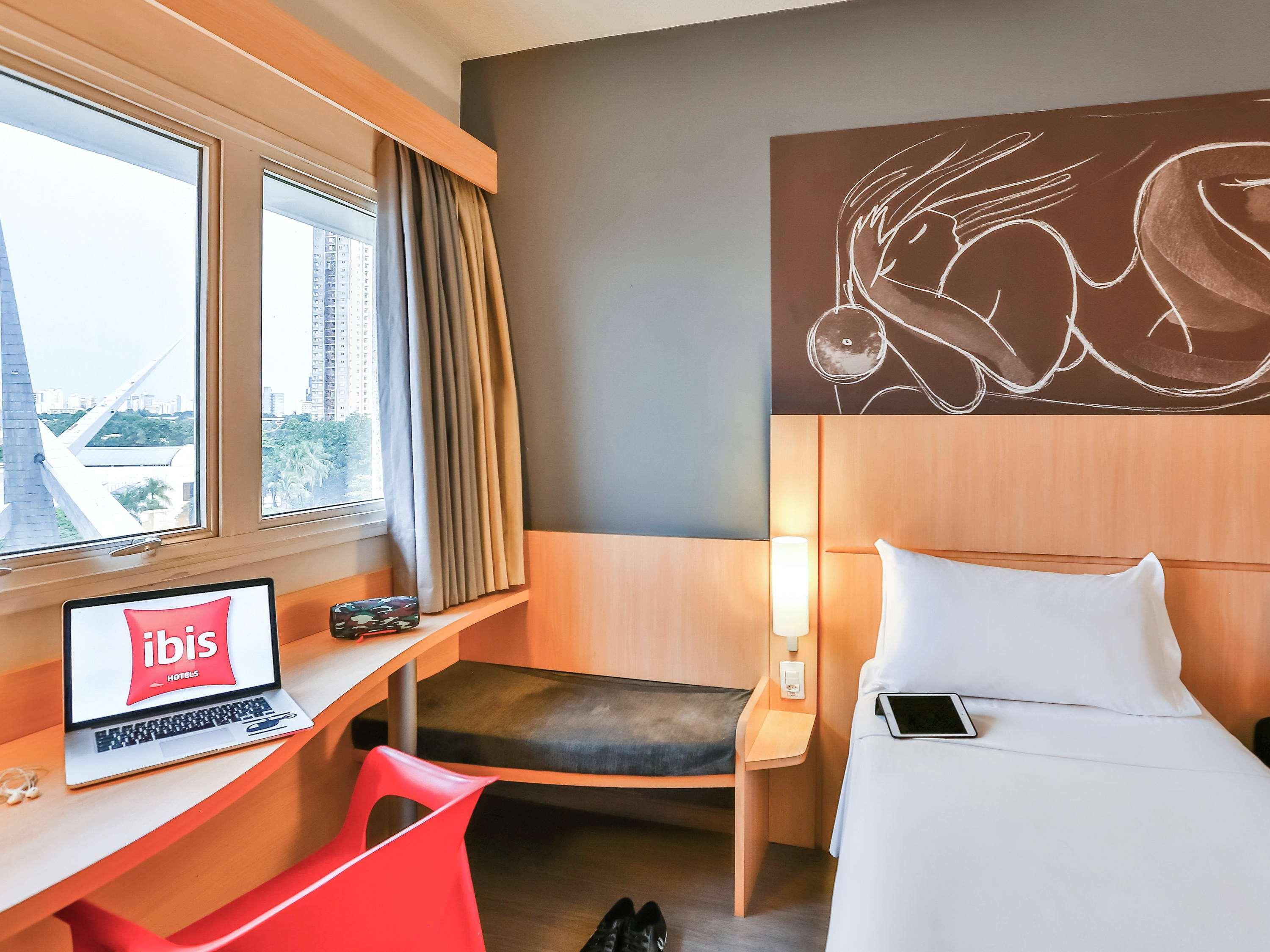 Ibis Goiania Hotel Bagian luar foto