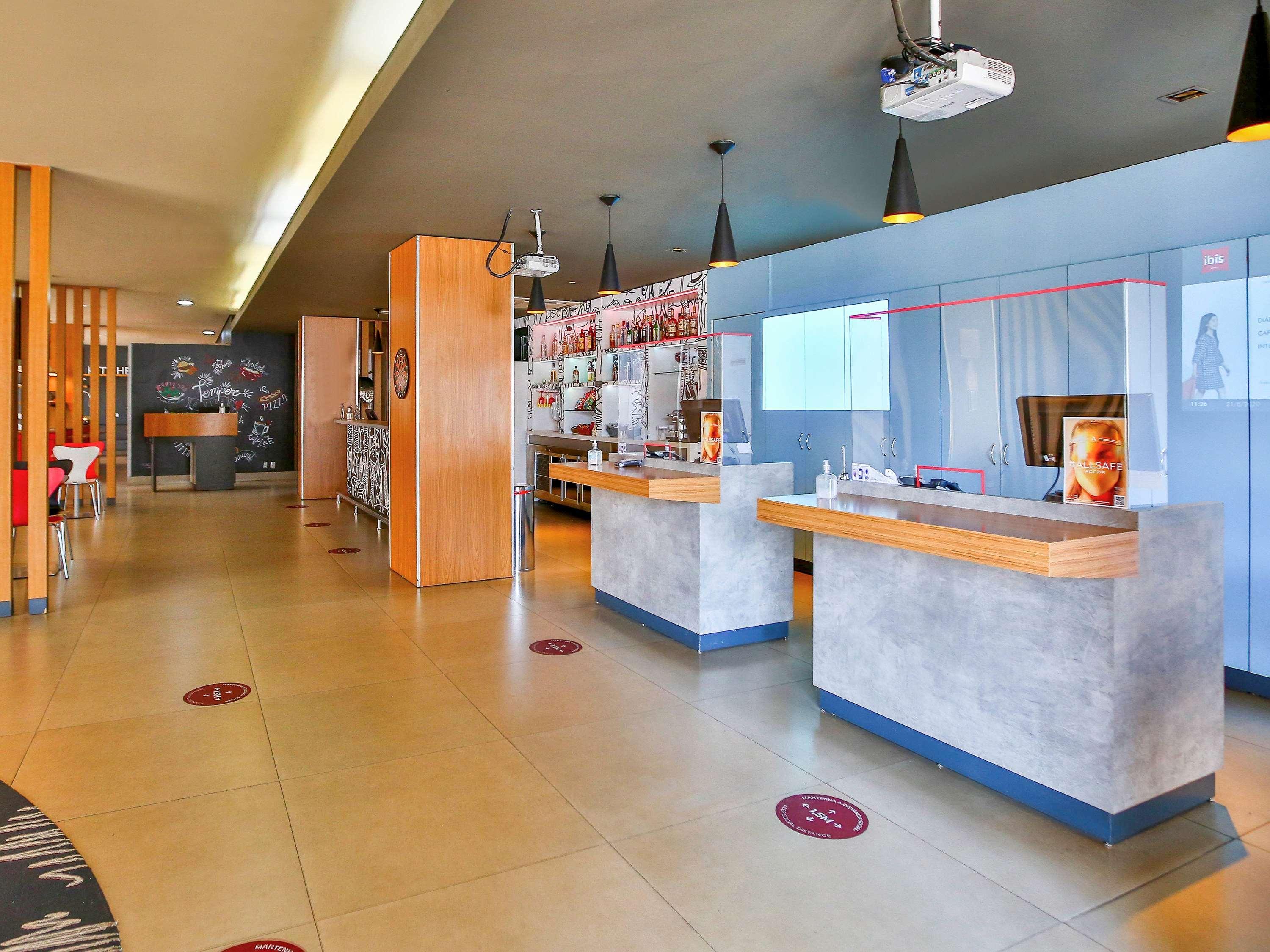 Ibis Goiania Hotel Bagian luar foto