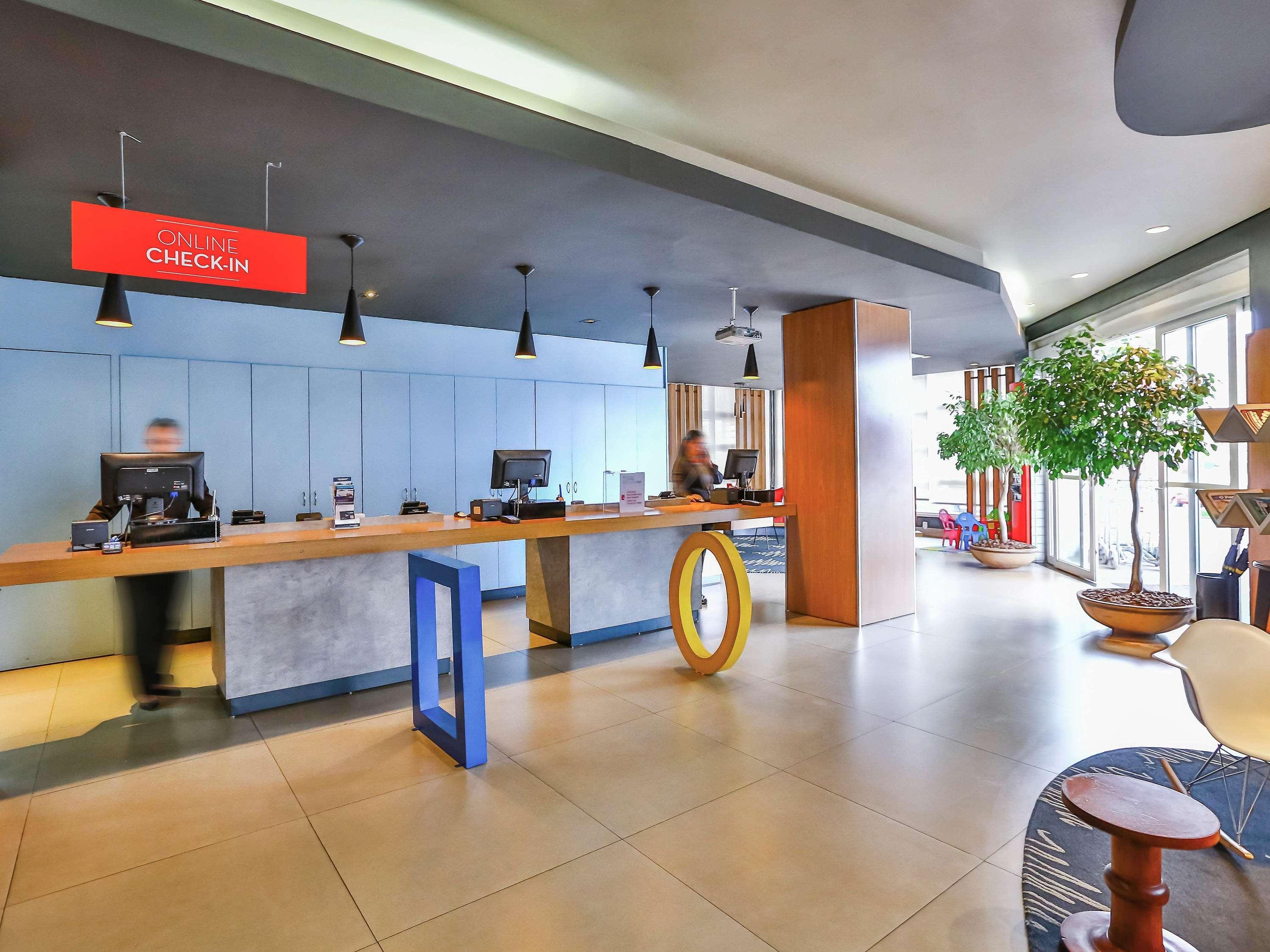 Ibis Goiania Hotel Bagian luar foto