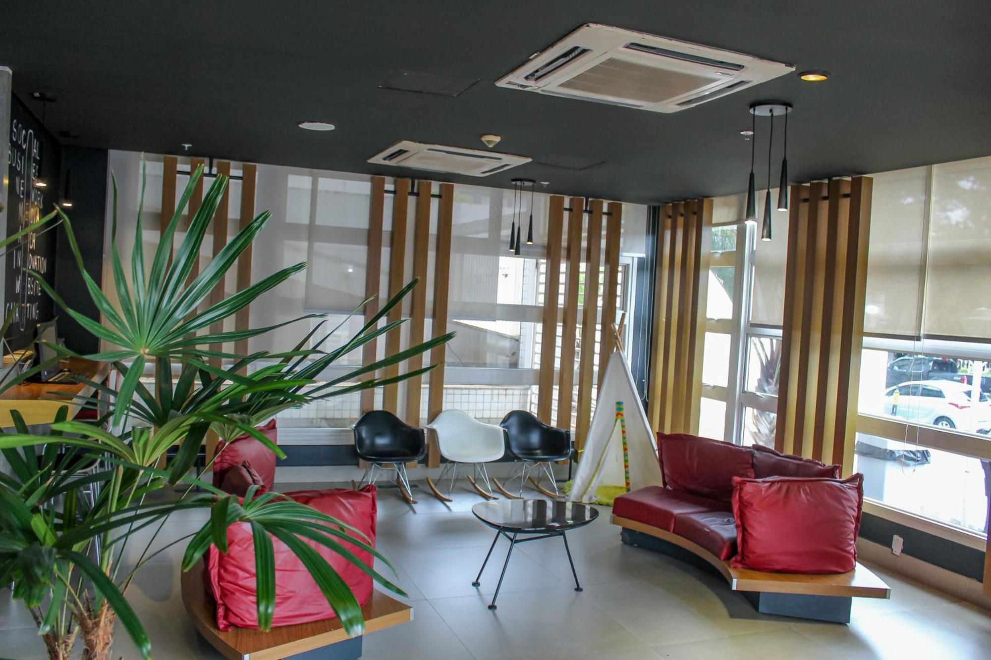 Ibis Goiania Hotel Bagian luar foto