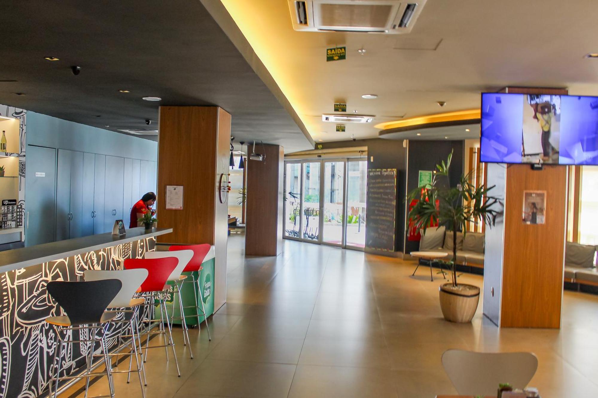 Ibis Goiania Hotel Bagian luar foto
